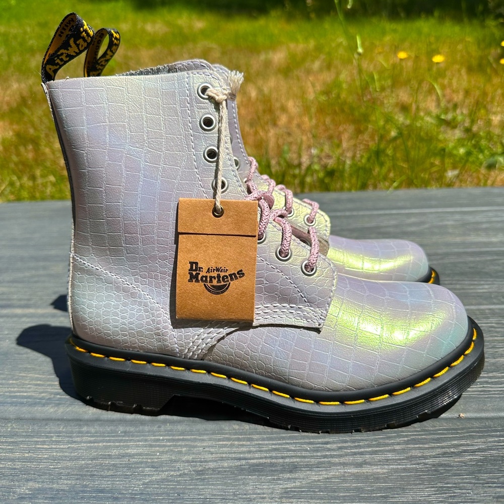 Dr. Martens Pink Pascal 1460 iridescent